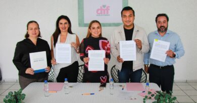 SMDIF DE HUEJOTZINGO Y GRUPO CLÍNICO DE LA HOZ Y CRISTAL UNEN ESFUERZOS PARA GARANTIZAR SERVICIOS MÉDICOS ACCESIBLES SMDIF DE HUEJOTZINGO Y GRUPO CLÍNICO DE LA HOZ Y CRISTAL UNEN ESFUERZOS PARA GARANTIZAR SERVICIOS MÉDICOS ACCESIBLES