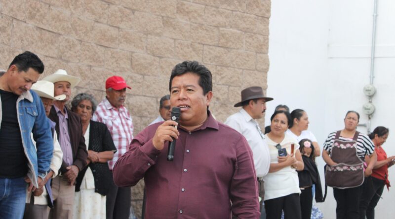 Inician obra de adoquinamiento en Santa Rosa, Tecamachalco
