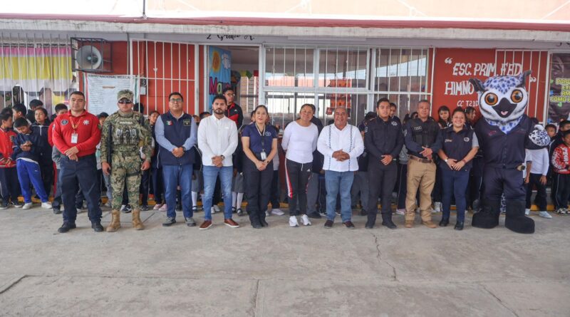 Severiano de la Rosa acerca campañas de prevención a escuelas de Amozoc