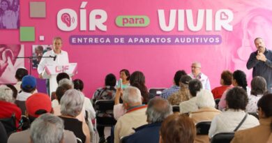 Pepe Chedraui, a través del programa “Oír para Vivir”, entrega 50 aparatos auditivos