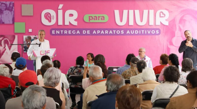 Pepe Chedraui, a través del programa “Oír para Vivir”, entrega 50 aparatos auditivos