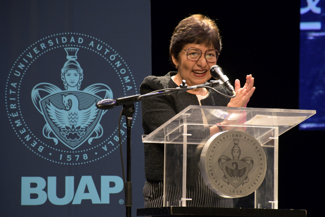 Culminan estudios 802 alumnos BUAP de la prepa 2 de Octubre de 1968