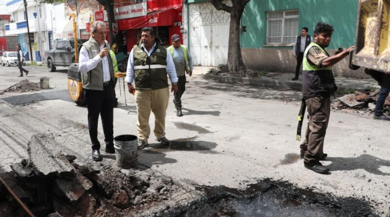 Mantiene Pepe Chedraui acciones de bacheo para fortalecer la movilidad urbana en la capital poblana