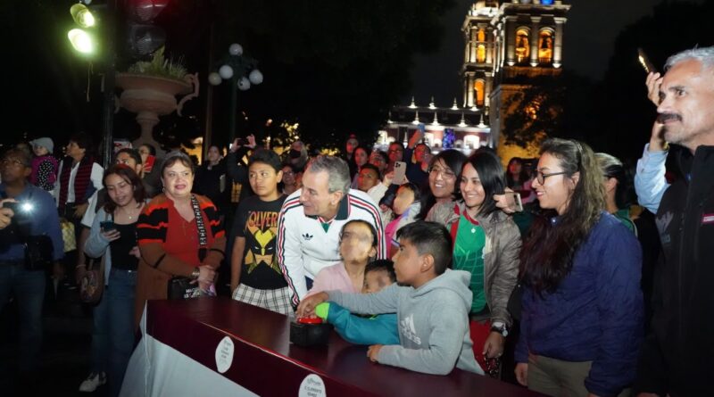 Inaugura Pepe Chedraui nuevo sistema de iluminación arquitectónica del Palacio Municipal