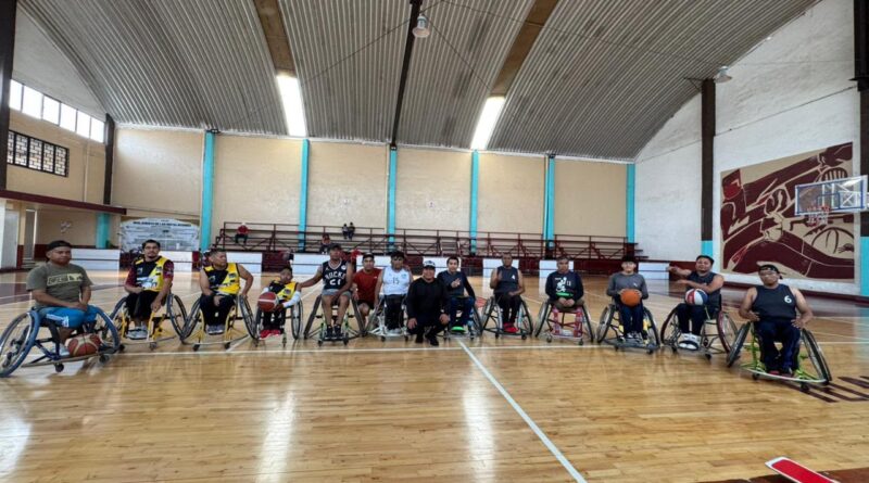 Tecamachalco celebra el Día del Padre con victoria en básquetbol sobre silla de ruedas