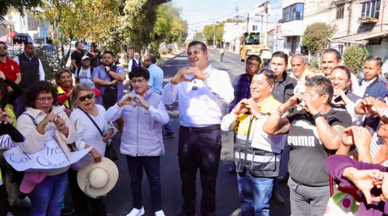 PRESIDENTA SHEINBAUM DESTACA ESTRATEGIA DE ARMENTA MIER PARA PAVIMENTACIÓN CON MAQUINARIA PROPIA