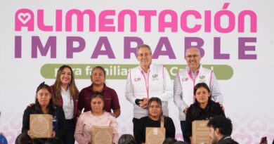 Entrega Pepe Chedraui 3 mil apoyos alimentarios en San Andrés Azumiatla
