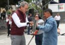 Entrega Pepe Chedraui herramienta a personal de Servicios Públicos para el mantenimiento de la ciudad