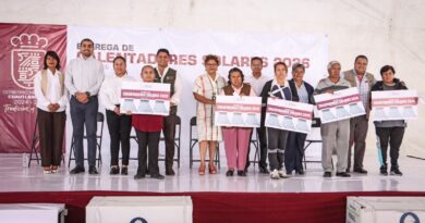 Omar Muñoz entrega 845 calentadores solares más a familias de Cuautlancingo