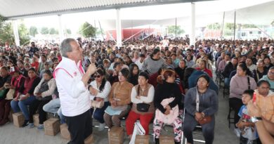 Entrega Pepe Chedraui apoyos del programa Alimentación Imparable en Xonacatepec