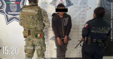SSC de Tecamachalco asegura a un masculino y recupera camioneta con reporte de robo