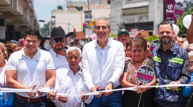 Con el Tren Capitalino de Pavimentación, Pepe Chedraui rehabilita las laterales del bulevar Xonacatepec