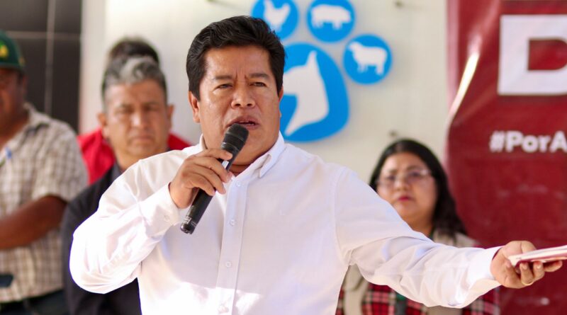 Entregan adoquinamiento en San Mateo Tlaixpan