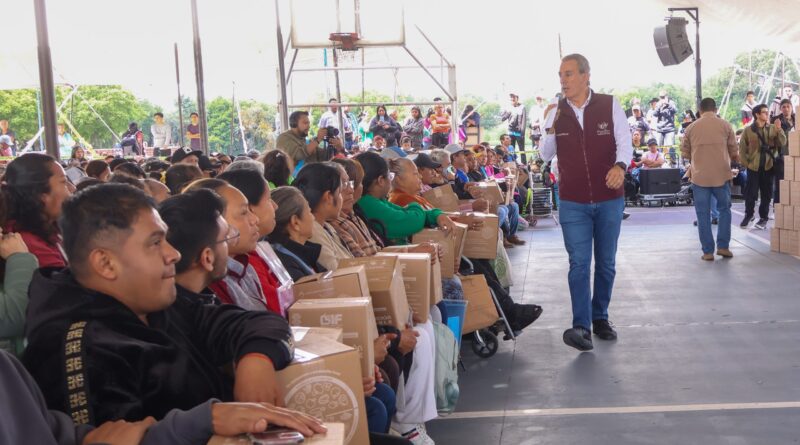 Pepe Chedraui entrega más de 10 mil despensas del programa “Alimentación Imparable” en la Laguna de Chapulco