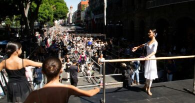 Lleva Gobierno de Pepe Chedraui clase magistral gratuita con Elisa Carrillo al Zócalo capitalino