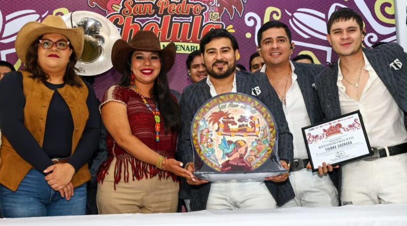 Tonantzin Fernández y Banda Tierra Sagrada hacen vibrar la Gran Feria Milenaria