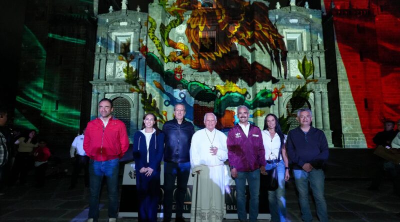 Disfruta Pepe Chedraui videomapping monumental de Fiestas Patrias junto con las y los poblanos