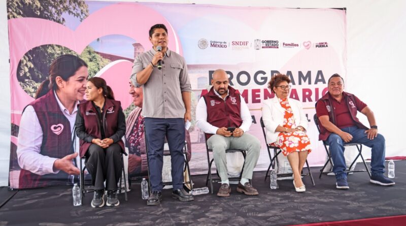 Acercan apoyos alimentarios a familias de Cuautlancingo