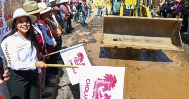 Tonantzin Fernández atiende rezago histórico en vialidades de Santiago Momoxpan y San Diego Cuachayotla