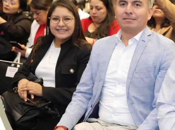 Continúa la construcción de obras en Los Reyes de Juárez